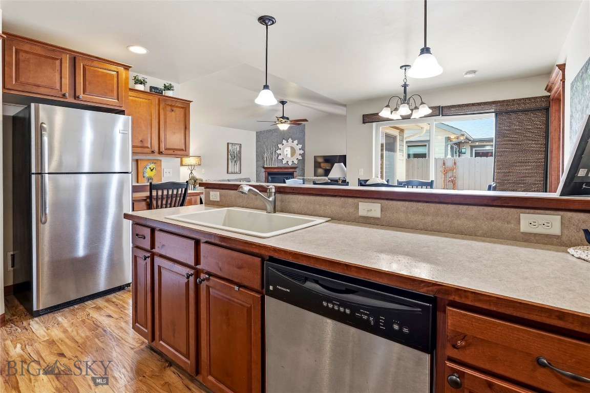 1007 Cottonwood Road
