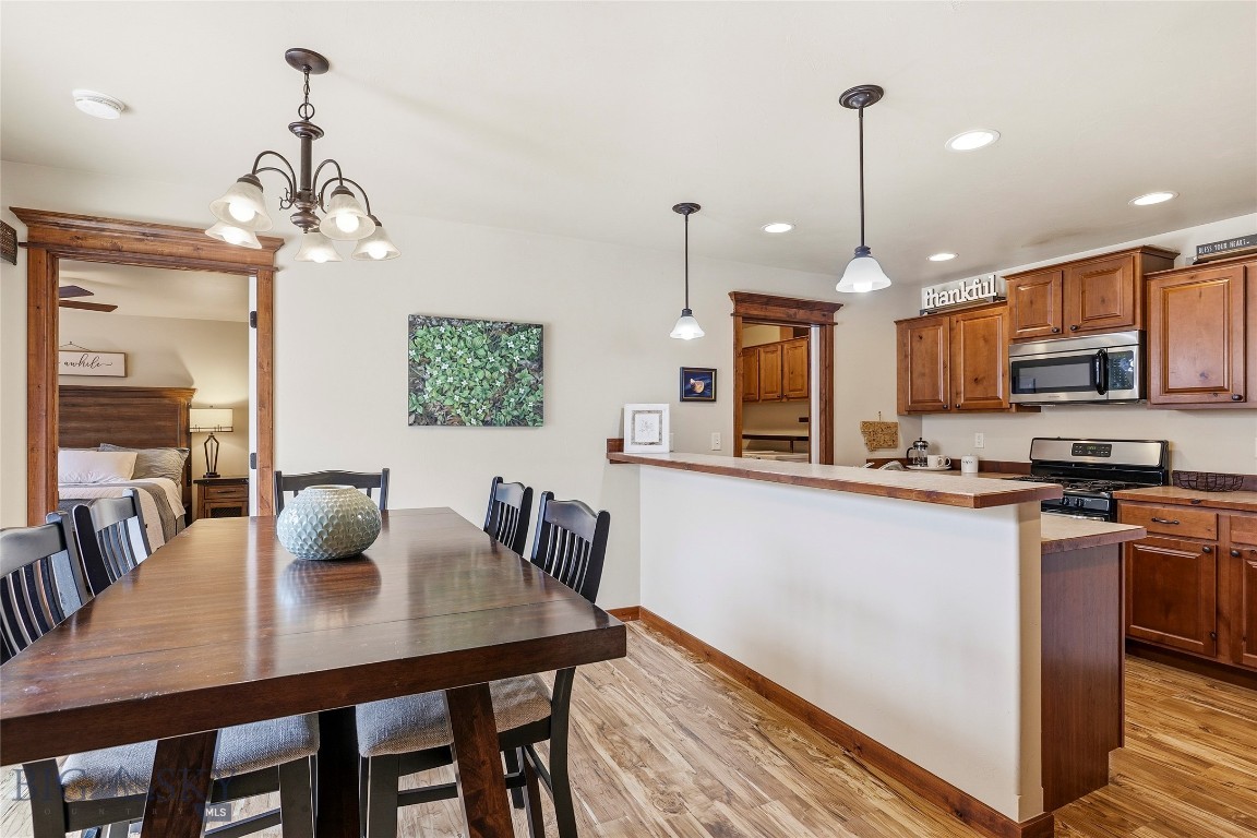 1007 Cottonwood Road