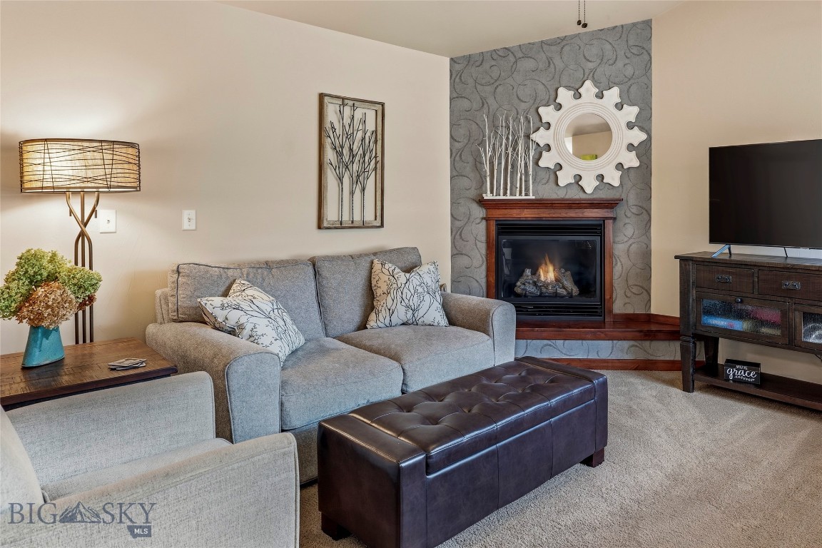 1007 Cottonwood Road