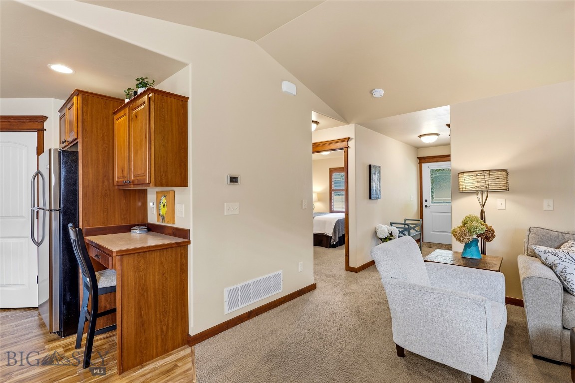 1007 Cottonwood Road