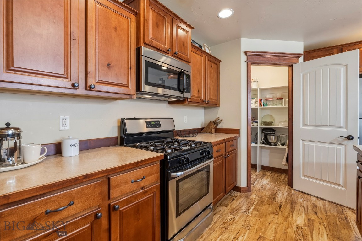 1007 Cottonwood Road