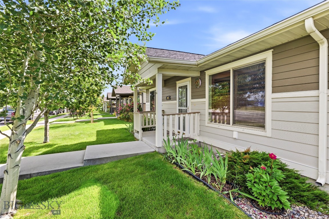 1007 Cottonwood Road