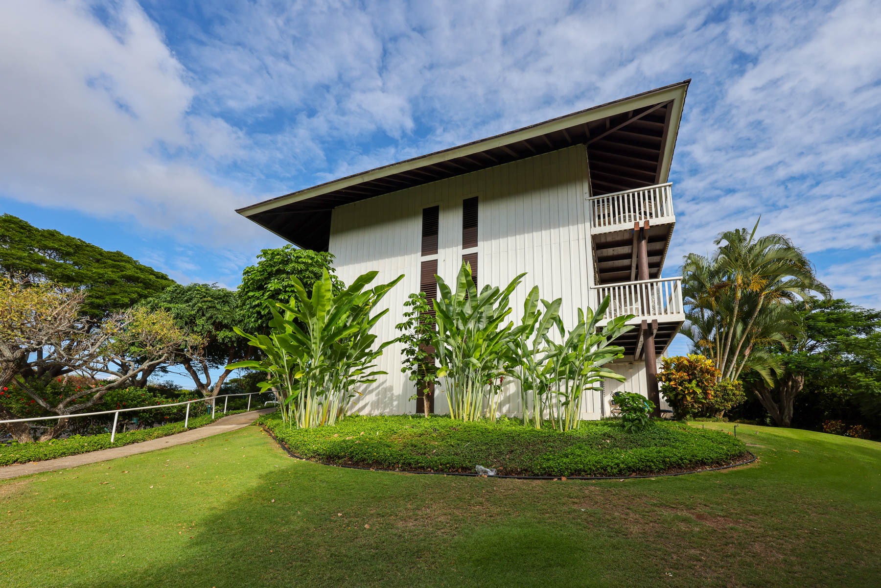 2253 POIPU RD 402