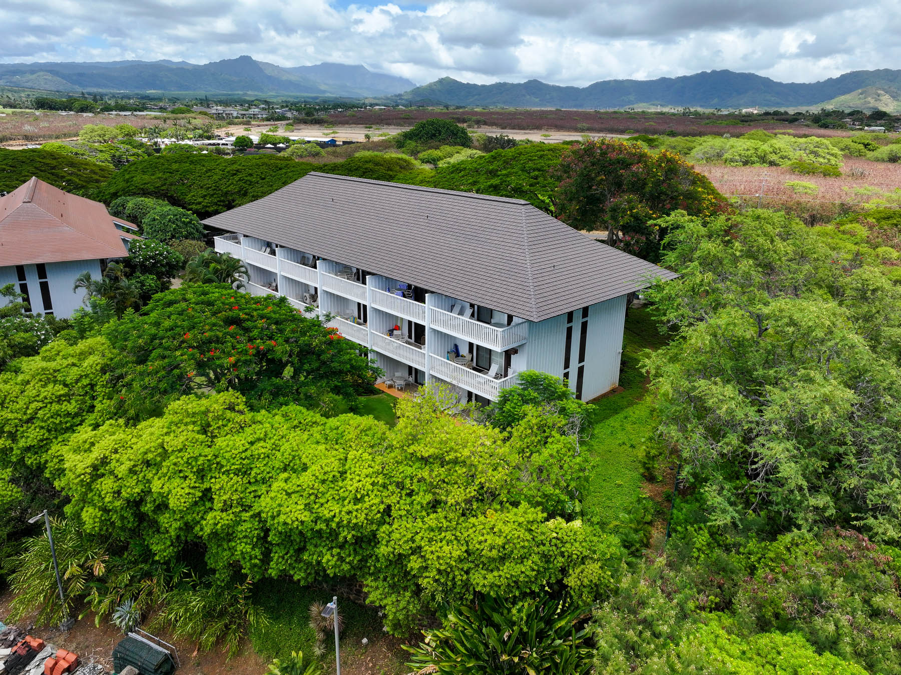 2253 POIPU RD 402