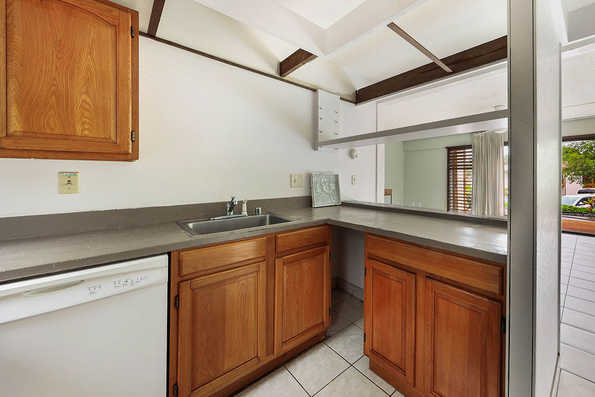 4701 KAWAIHAU RD A101