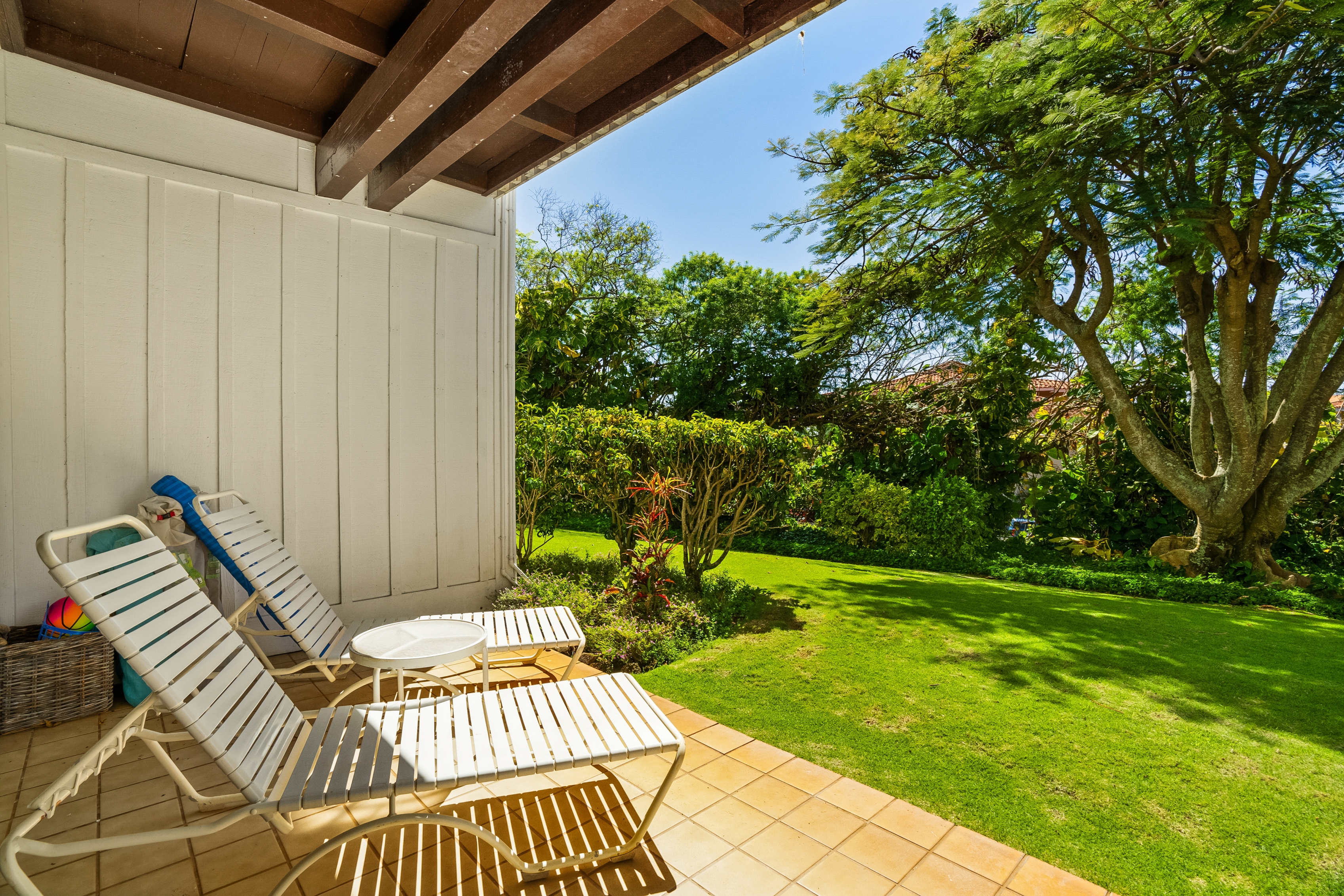 2253 POIPU RD 402