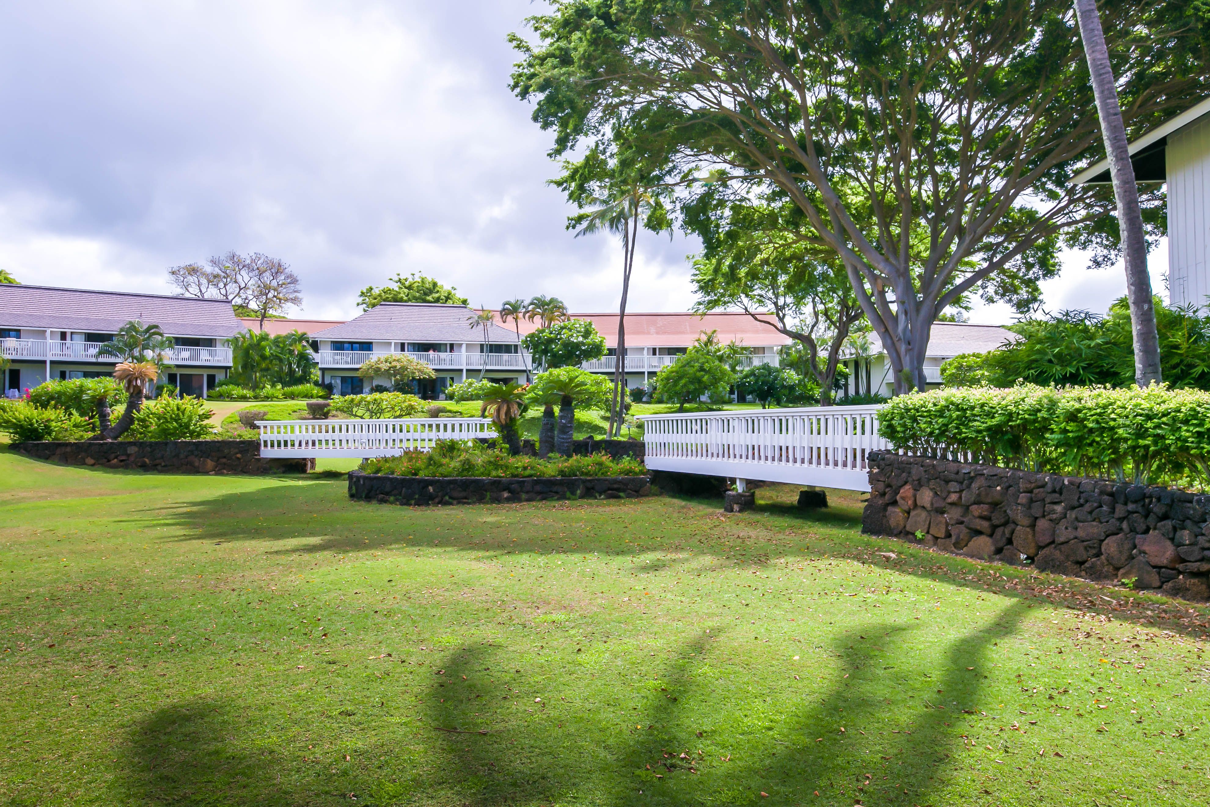 2253 POIPU RD 425