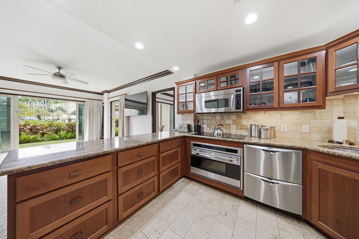 4-820 KUHIO HWY C102