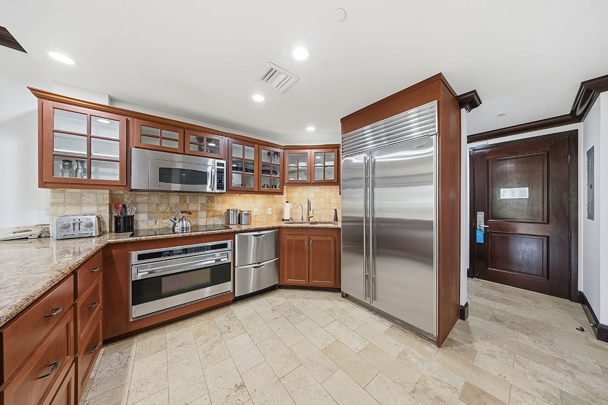 4-820 KUHIO HWY C102