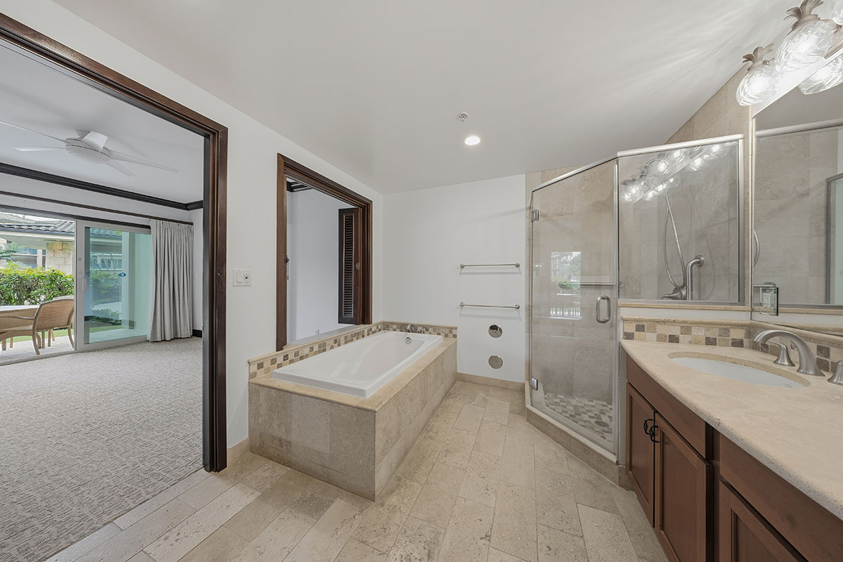 4-820 KUHIO HWY C102