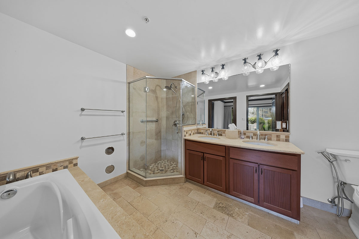 4-820 KUHIO HWY C102