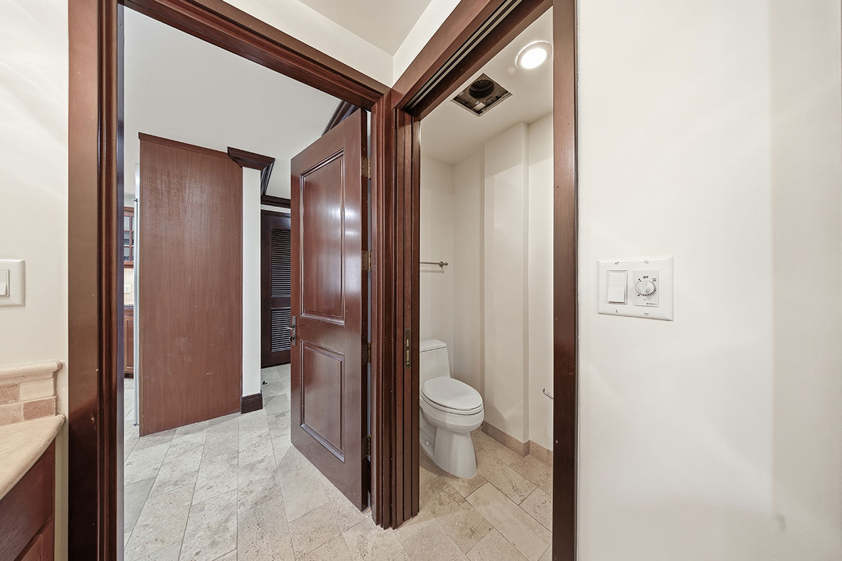 4-820 KUHIO HWY C102