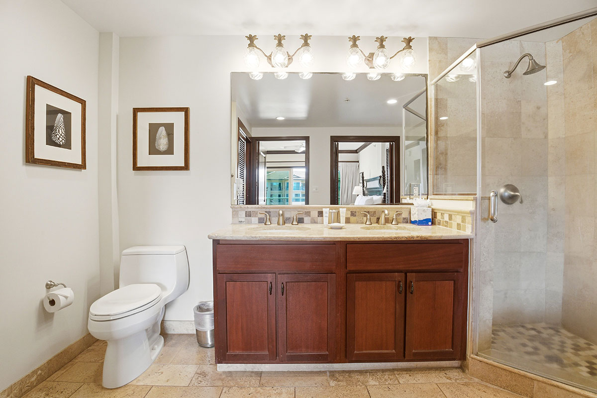 4-820 KUHIO HWY B302