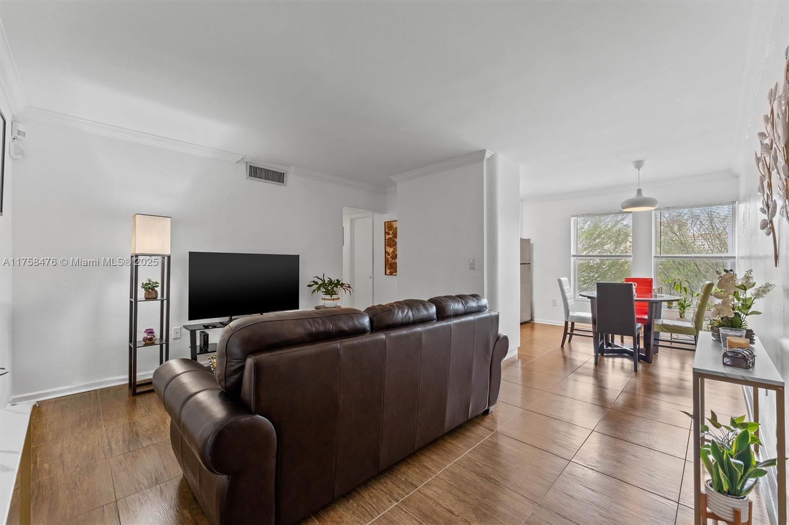 820 Salzedo St # 303