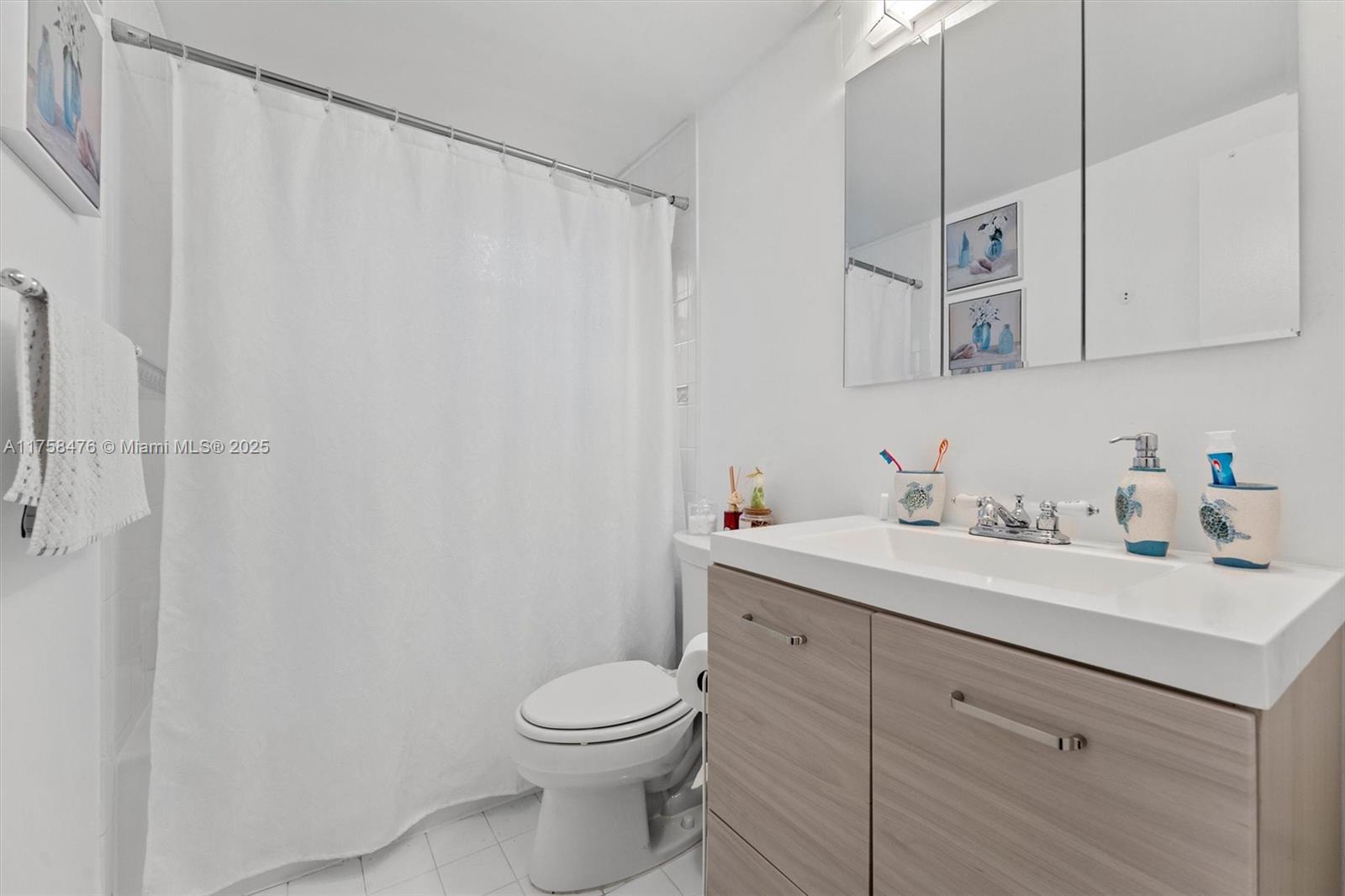 820 Salzedo St # 303