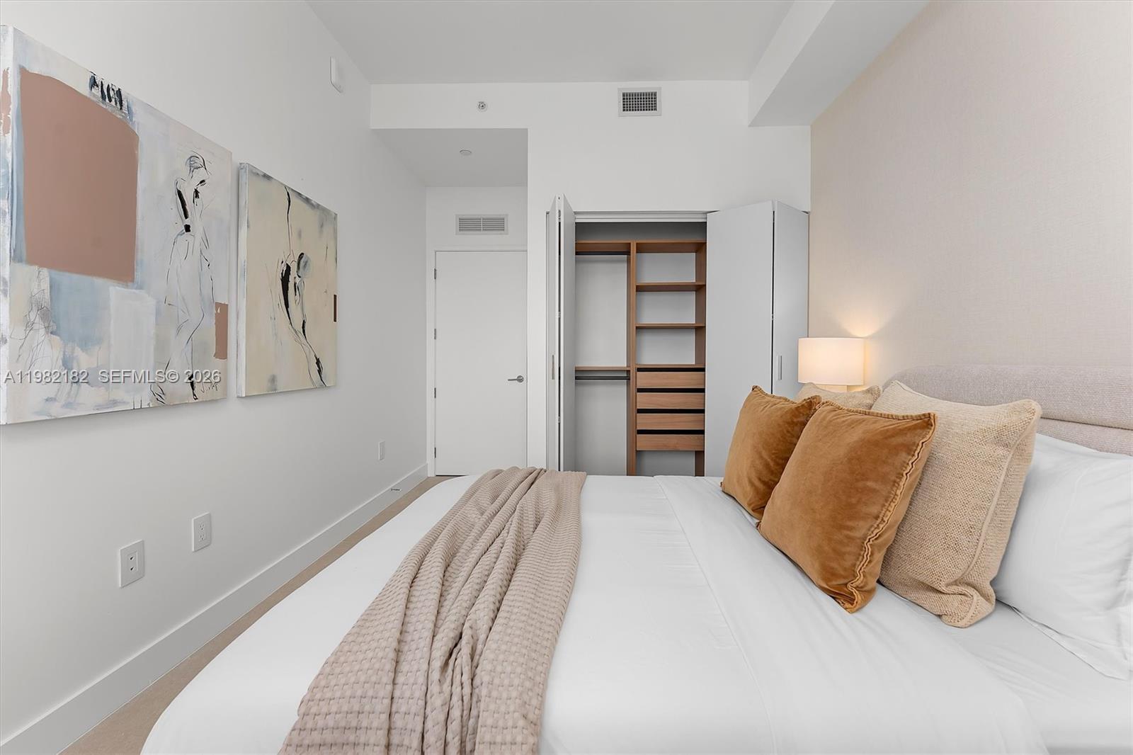 700 NE 24rd St # 5802 Unit: PH-5802