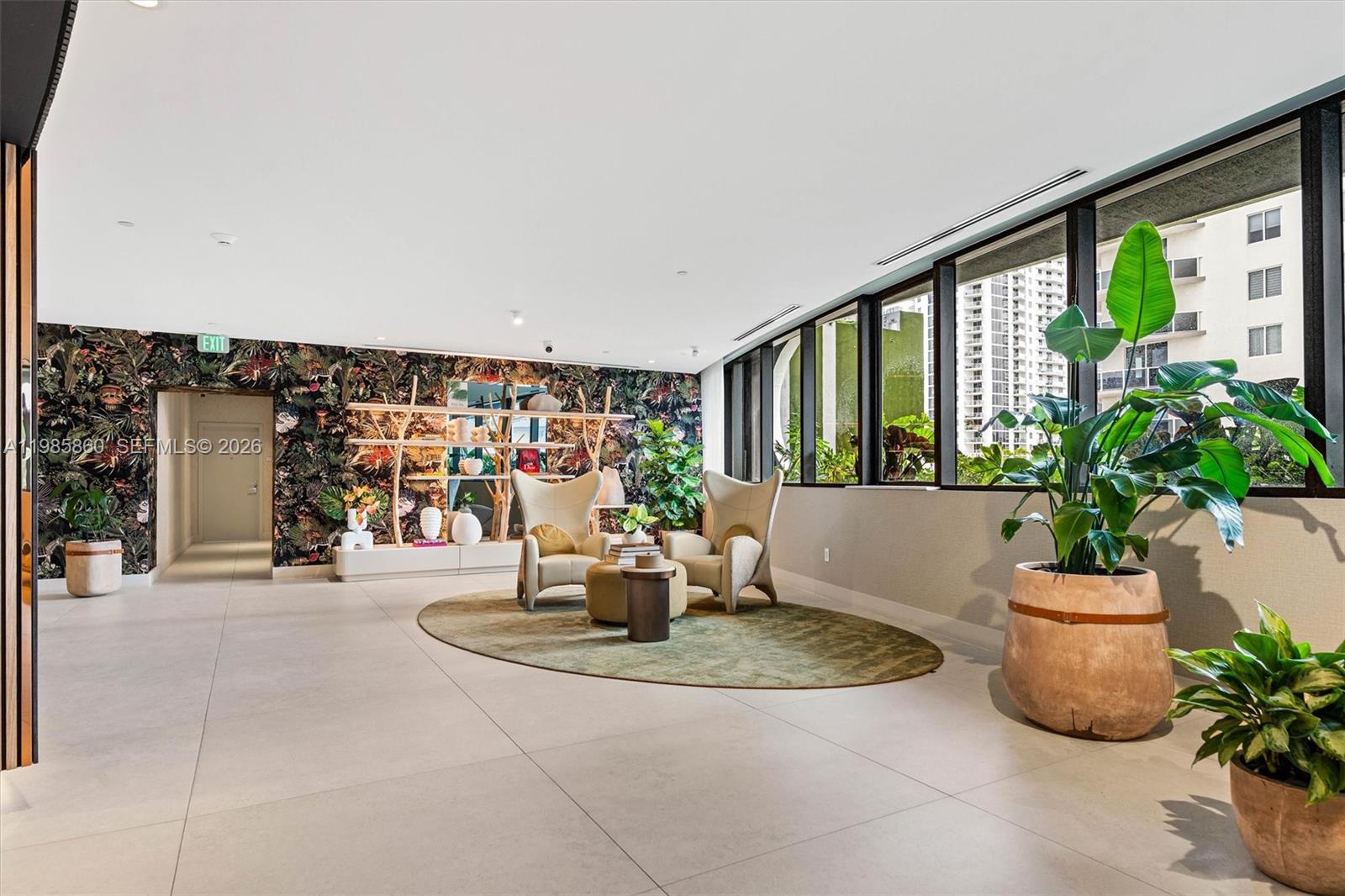 700 NE 24th ST Unit: PH5802