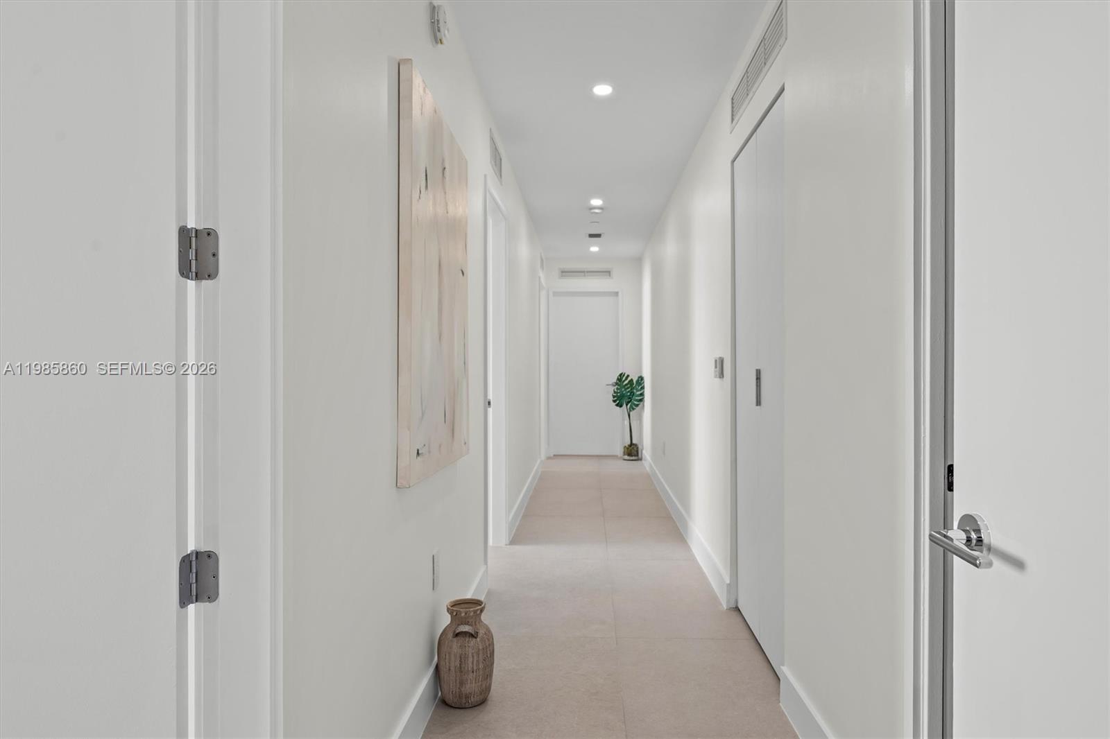 700 NE 24th ST Unit: PH5802