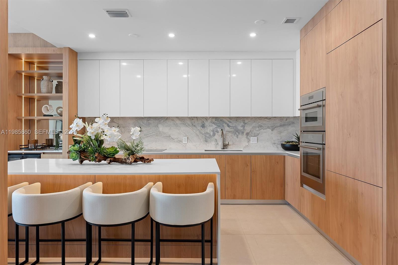 700 NE 24th ST Unit: PH5802