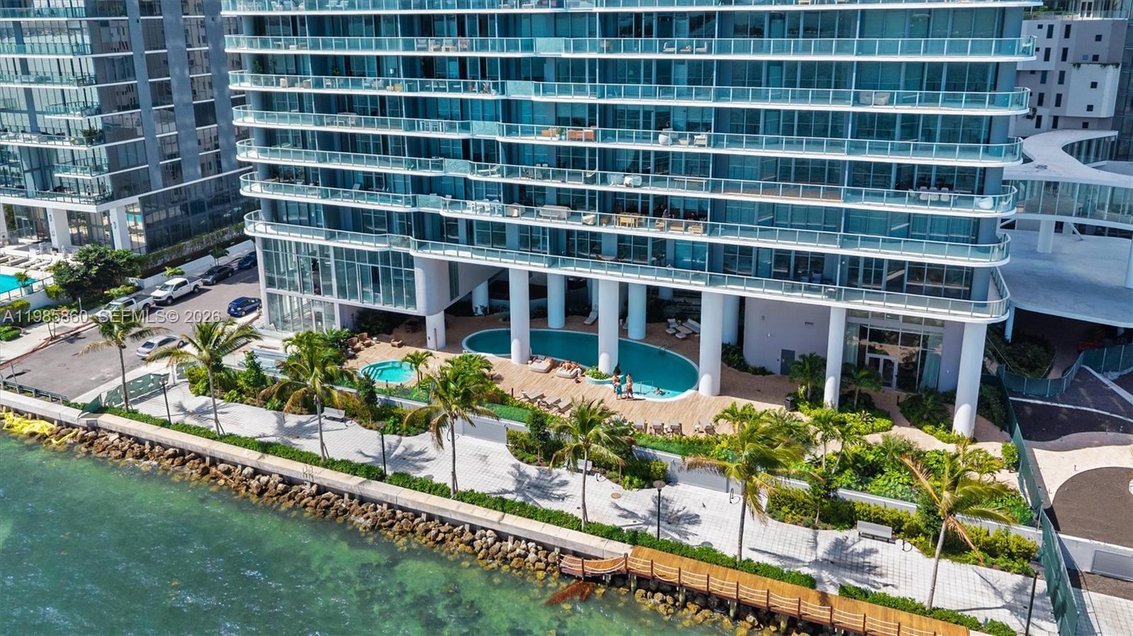 700 NE 24th ST Unit: PH5802