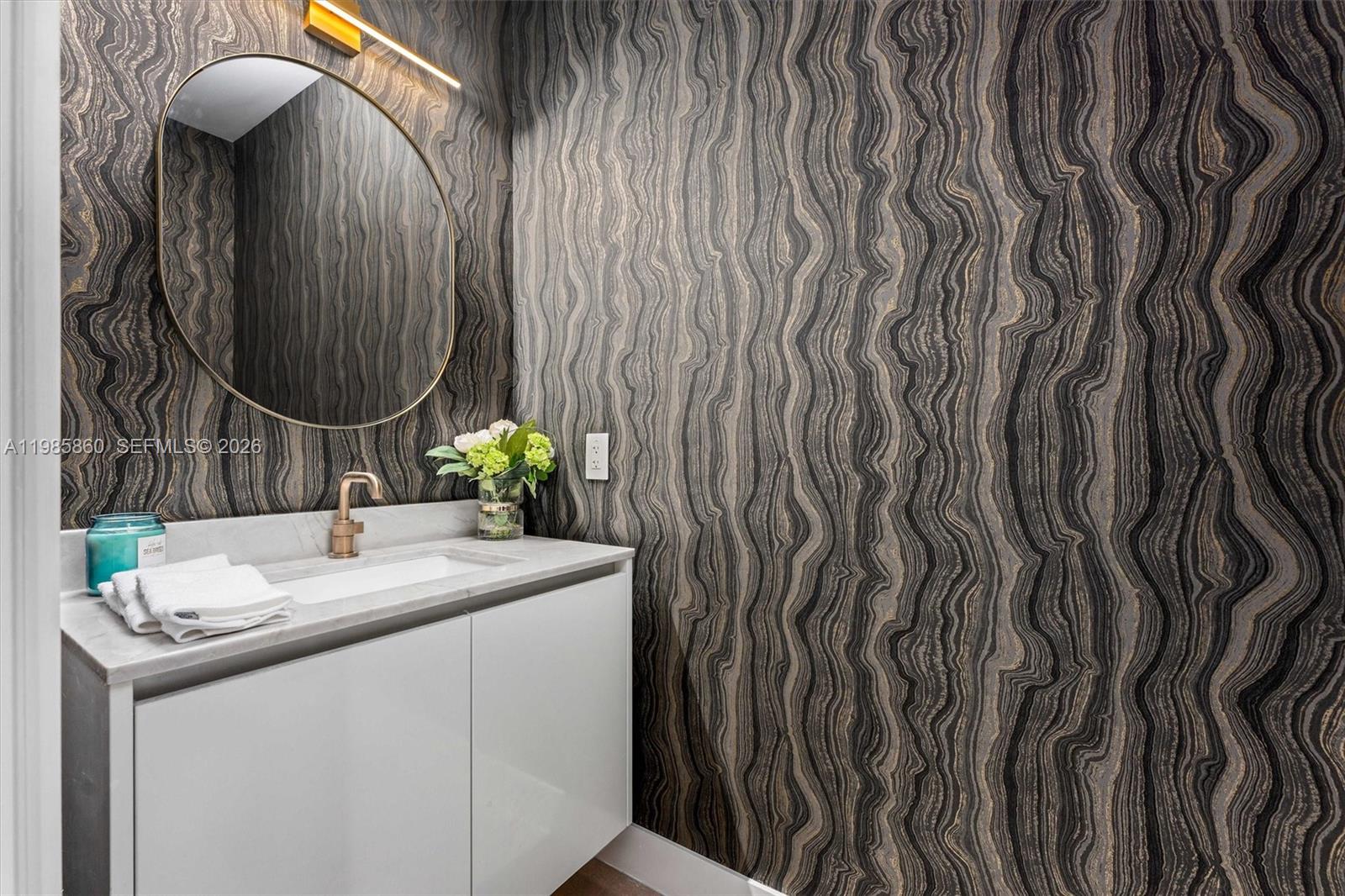 700 NE 24th ST Unit: PH5802