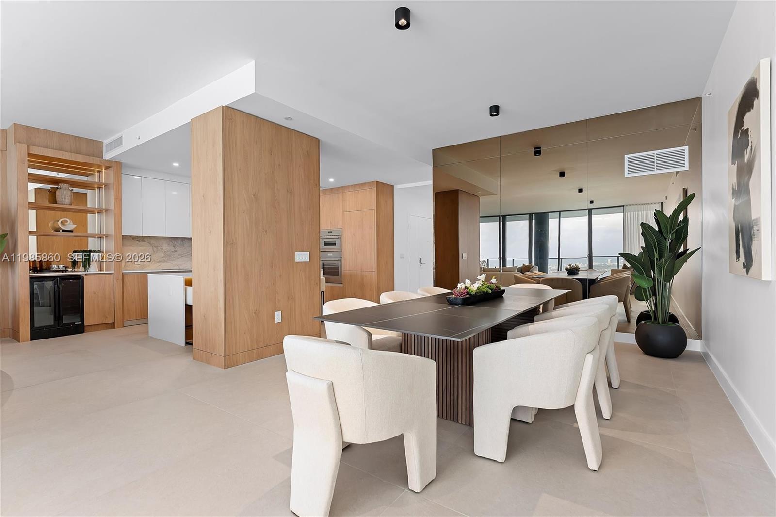 700 NE 24th ST Unit: PH5802