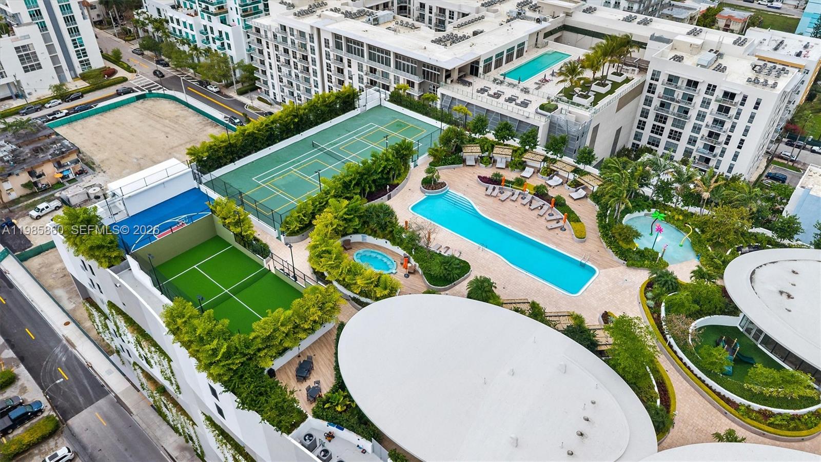 700 NE 24th ST Unit: PH5802