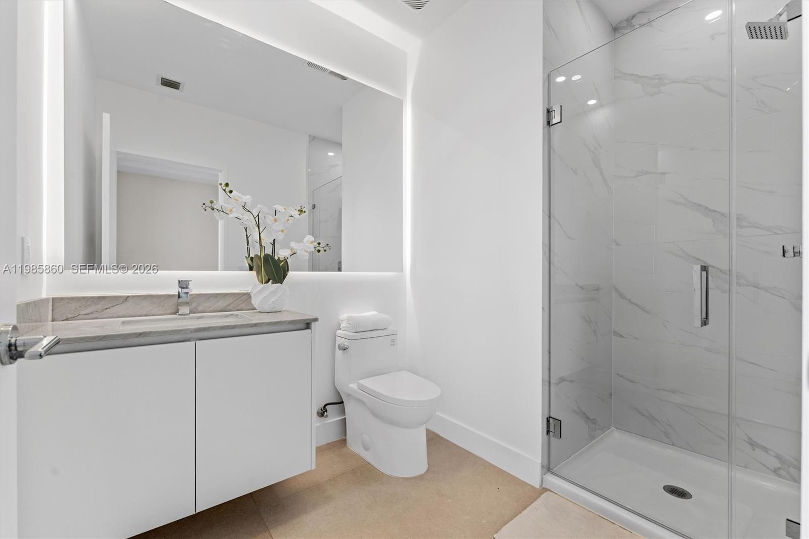 700 NE 24th ST Unit: PH5802