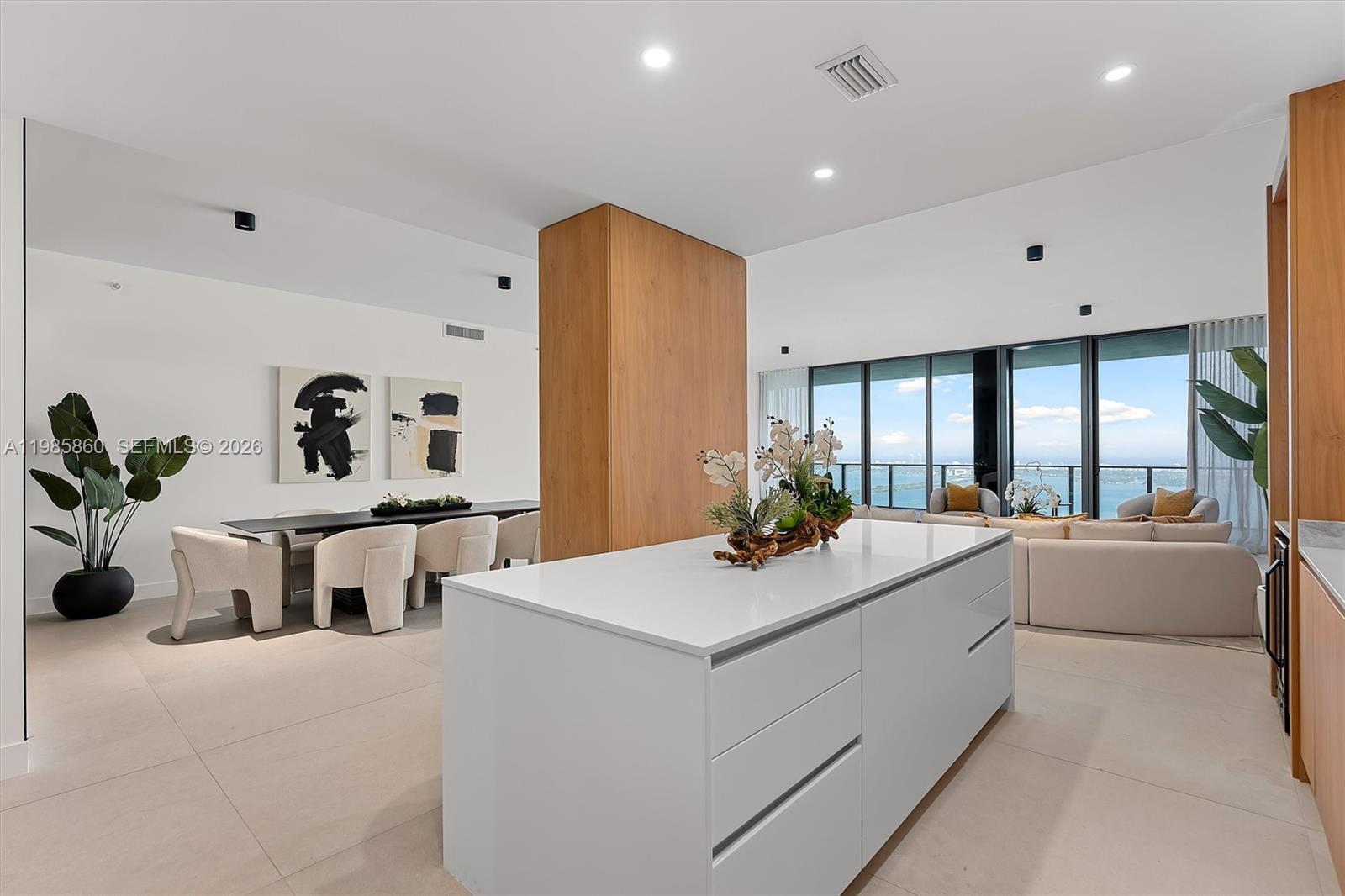 700 NE 24th ST Unit: PH5802