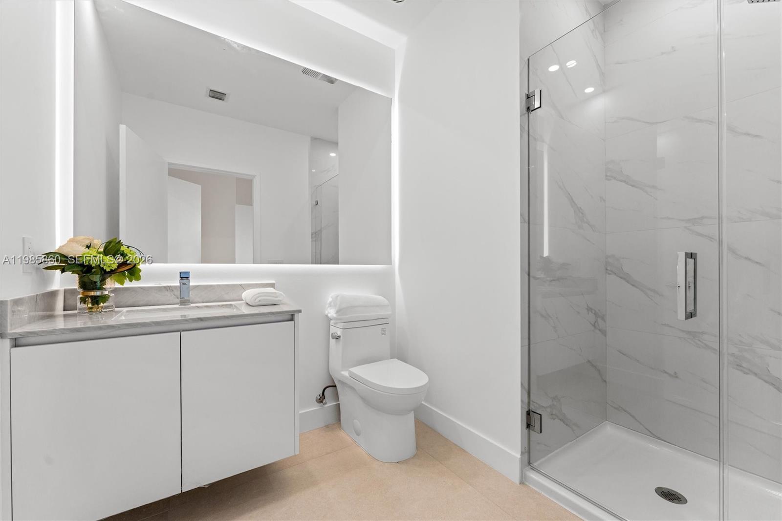 700 NE 24th ST Unit: PH5802