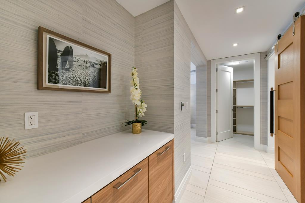131 Beach Road 204