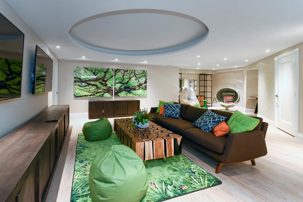 131 Beach Road 204