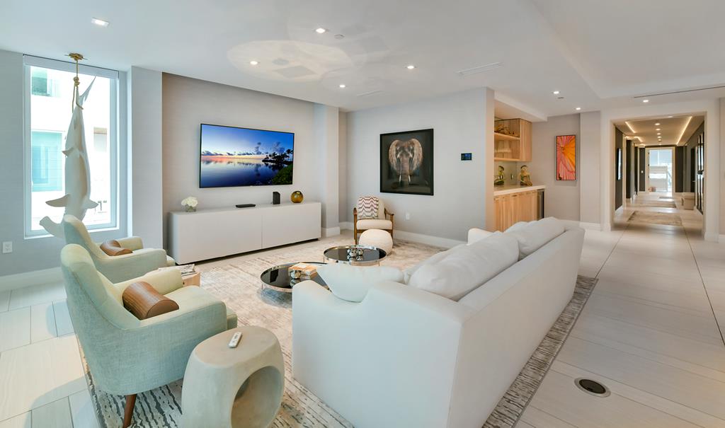 131 Beach Road 204
