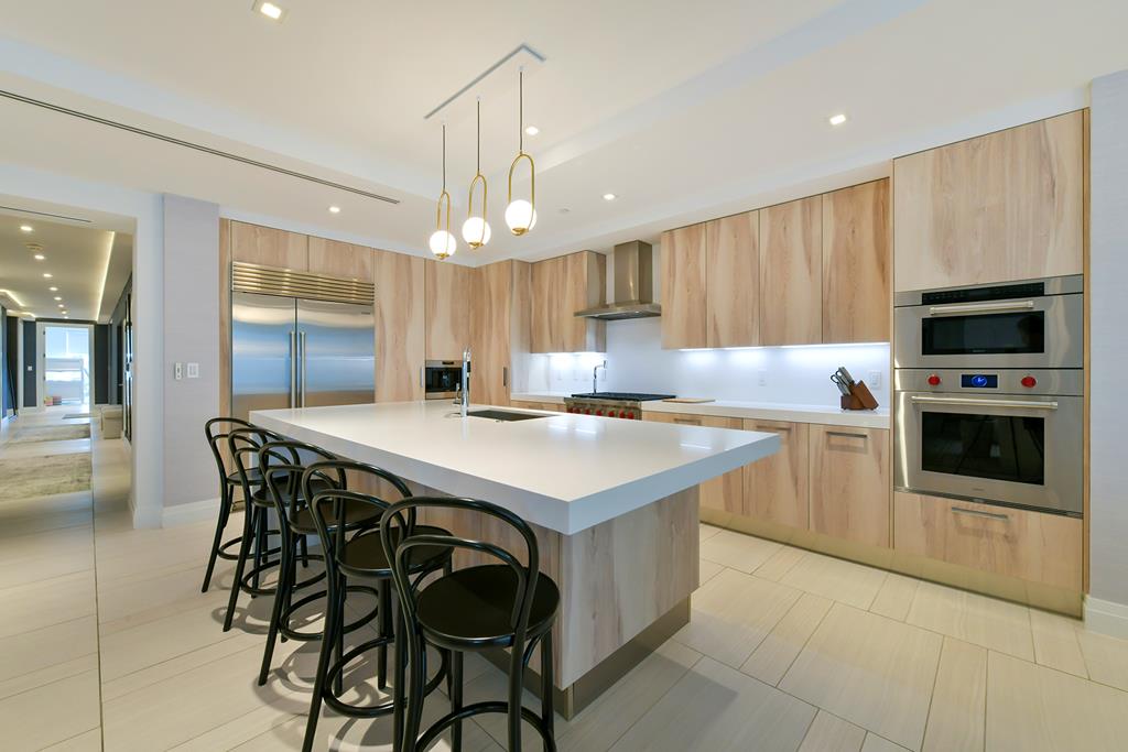 131 Beach Road 204