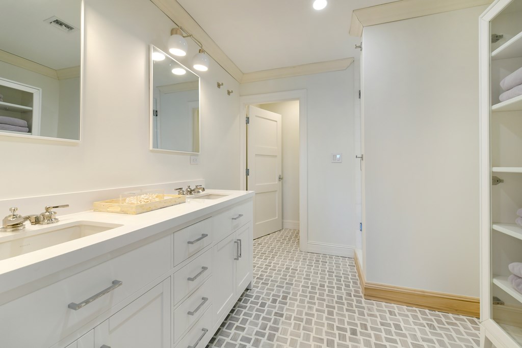 30 Anchor Drive Unit: B
