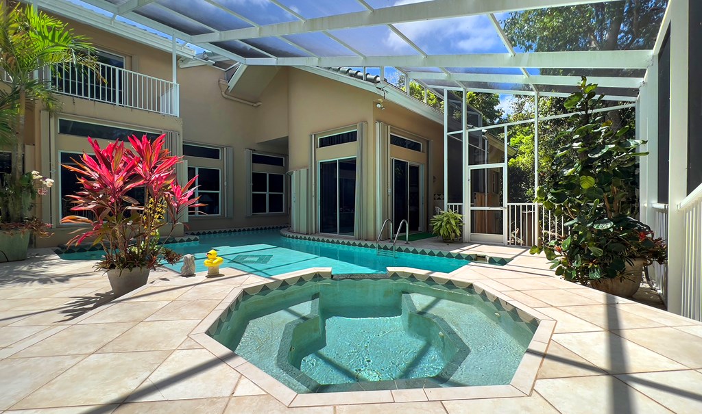 15 Thatch Palm Way