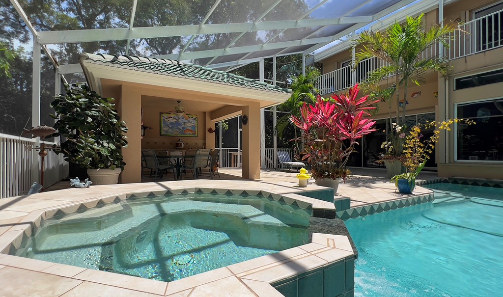 15 Thatch Palm Way