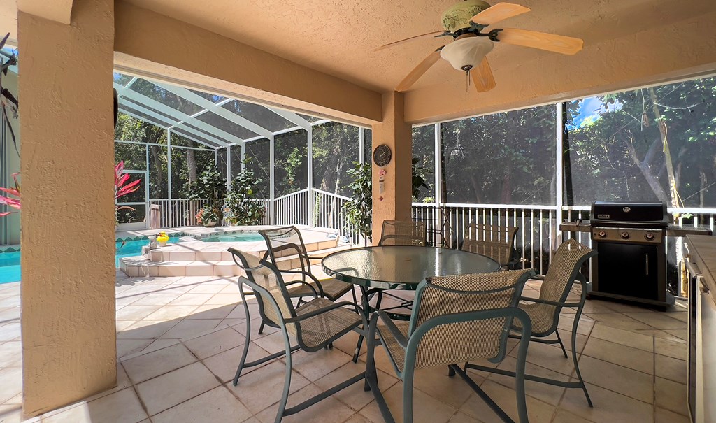 15 Thatch Palm Way
