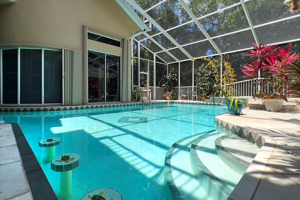 15 Thatch Palm Way