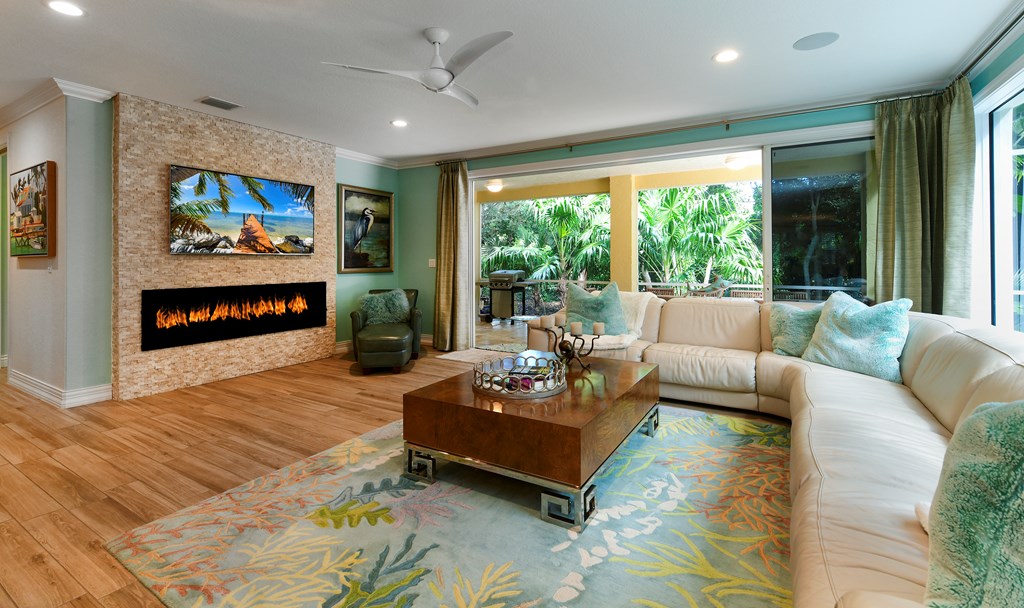 39 Thatch Palm Way