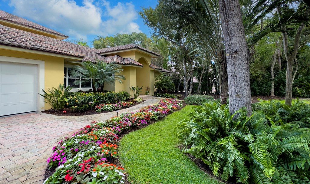 39 Thatch Palm Way