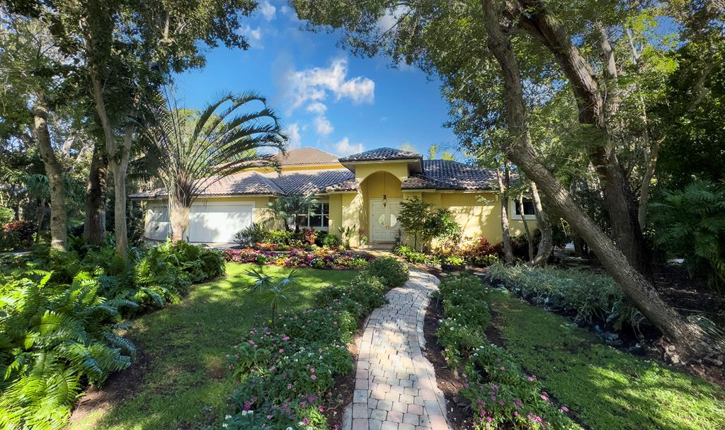 39 Thatch Palm Way