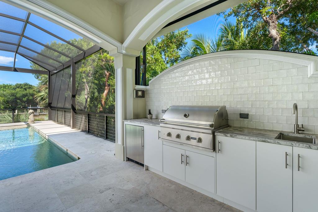 22 Harbor Island Drive