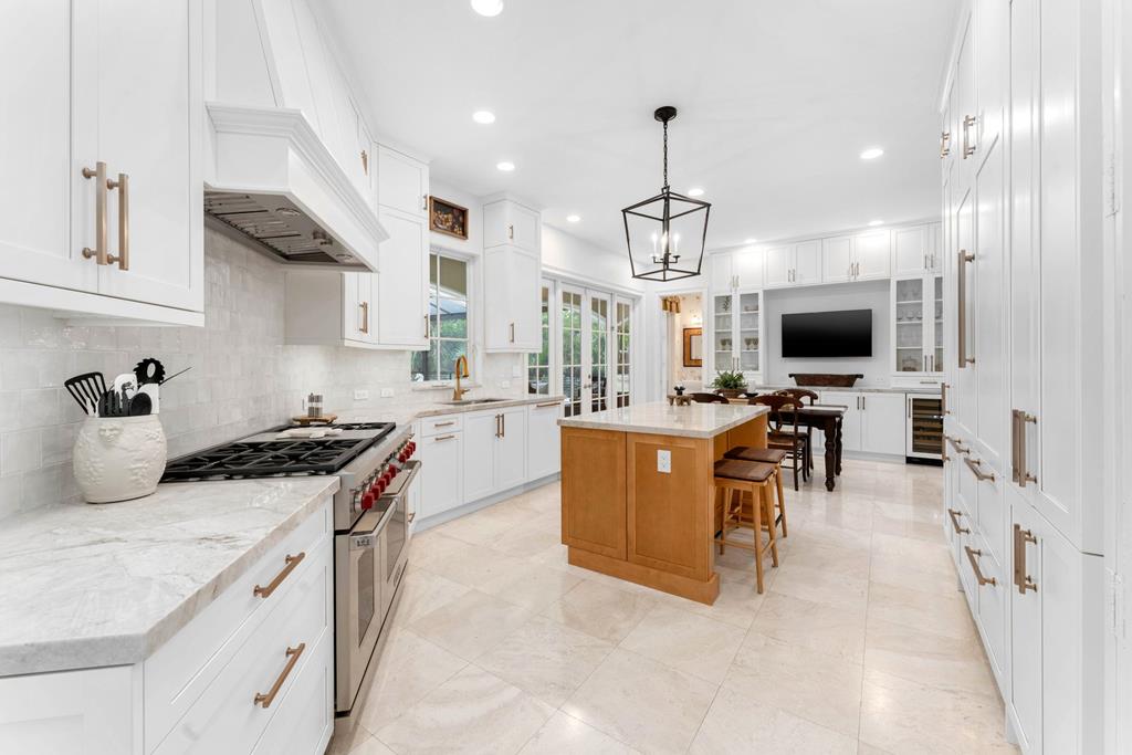 22 Harbor Island Drive