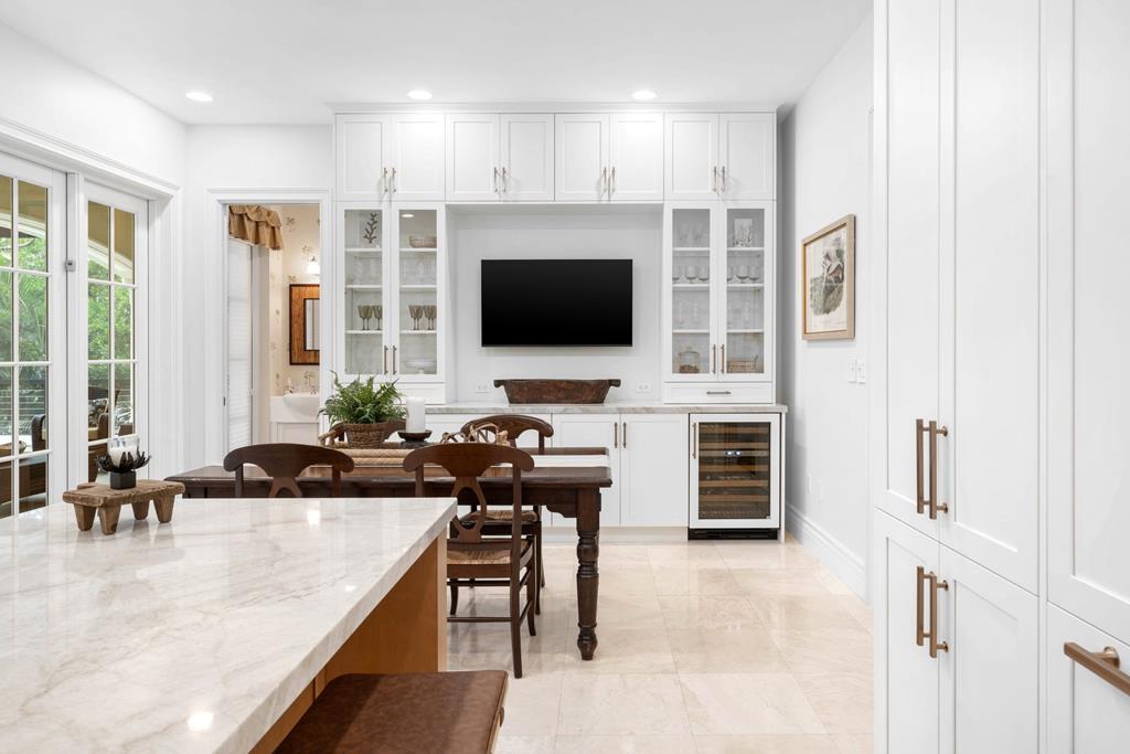 22 Harbor Island Drive