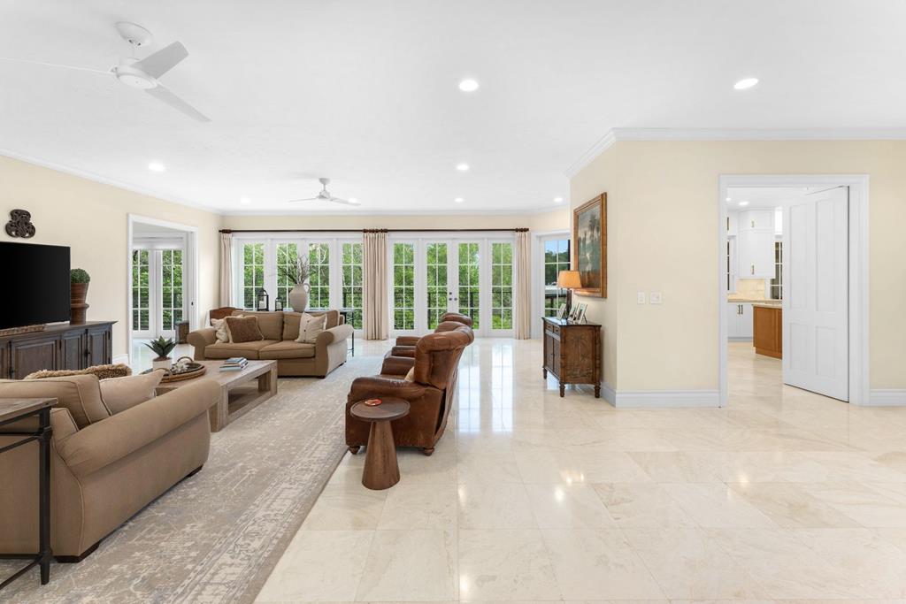 22 Harbor Island Drive