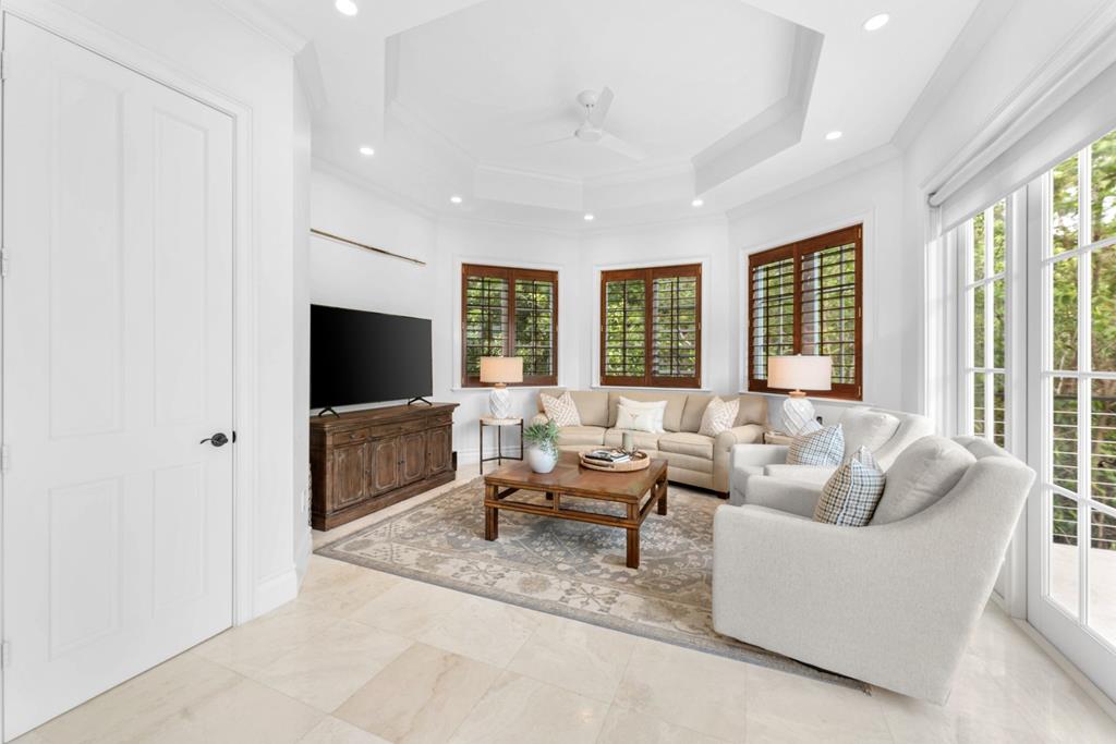 22 Harbor Island Drive