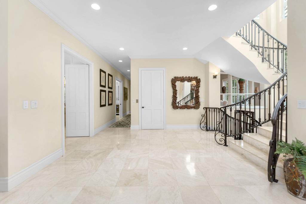 22 Harbor Island Drive