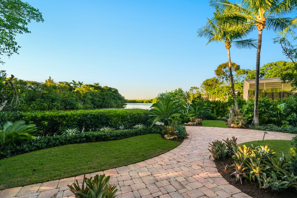 21 South Bridge Lane