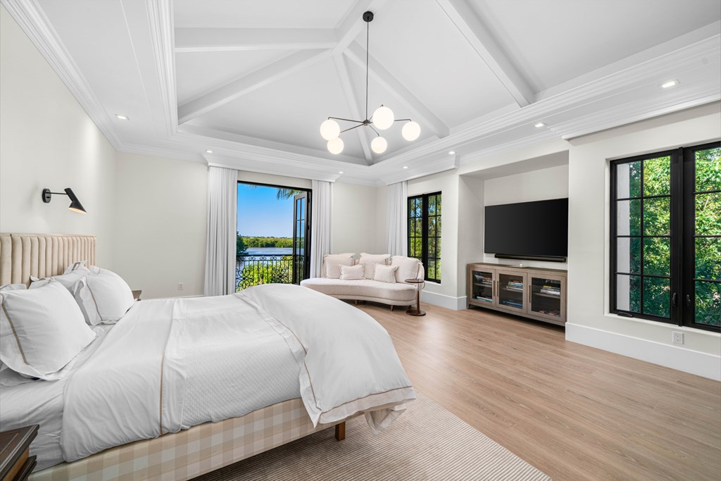 21 South Bridge Lane